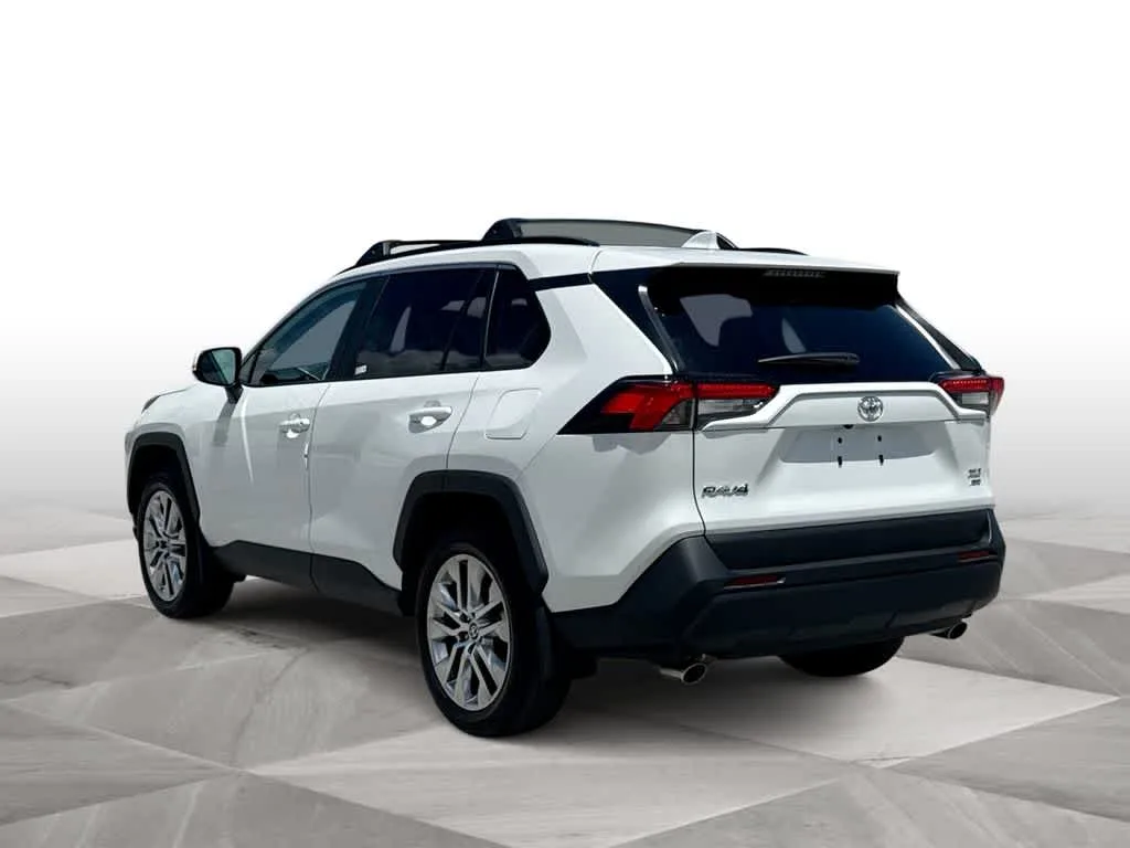 2025 Toyota RAV4 XLE Premium photo 6