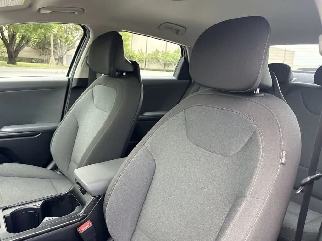 2025 Kia K4 LXS photo 14