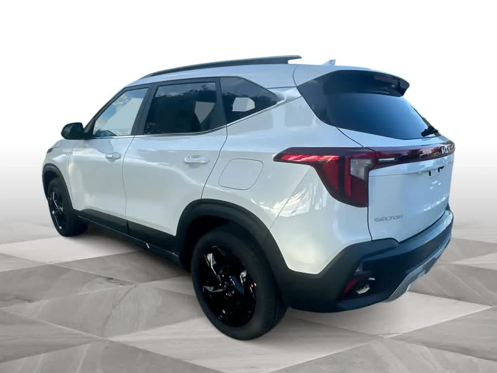 2026 Kia Seltos EX photo 6
