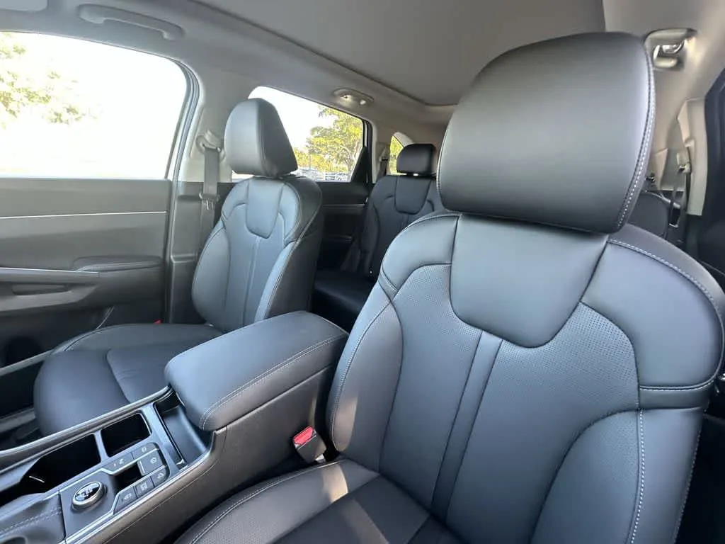 2026 Kia Sorento S photo 14