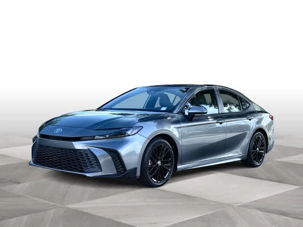 2025 Toyota Camry SE photo 4