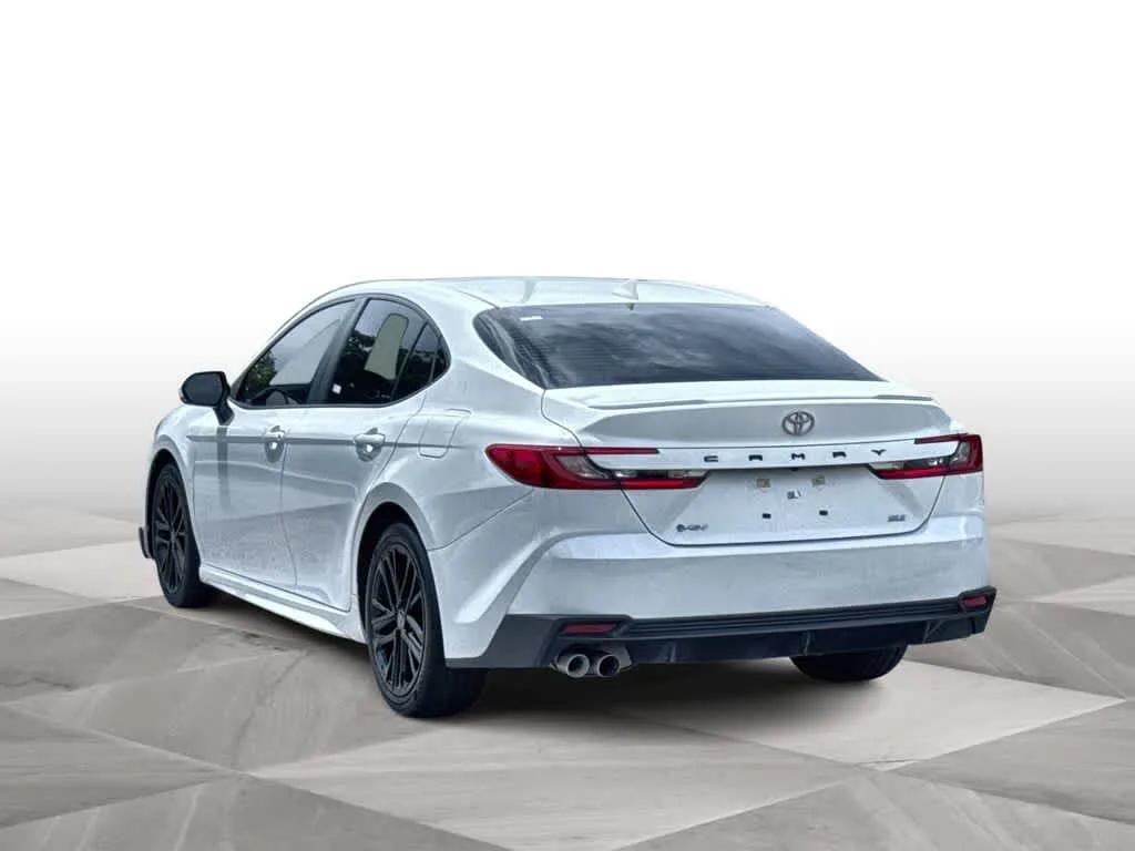 2025 Toyota Camry SE photo 6