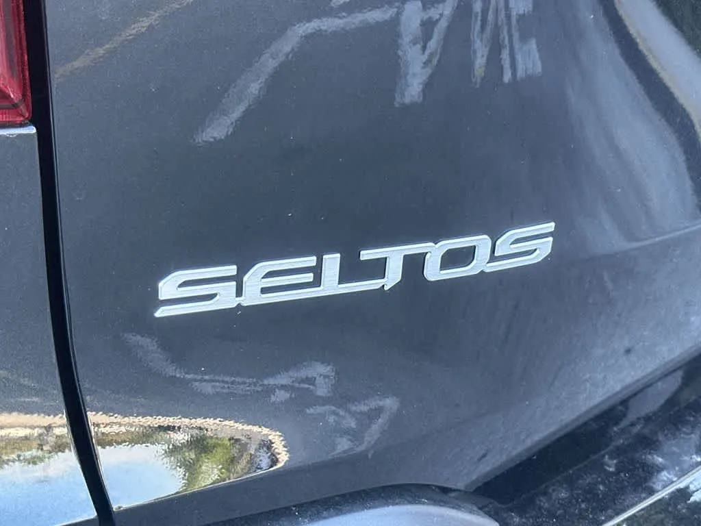 2026 Kia Seltos EX photo 10