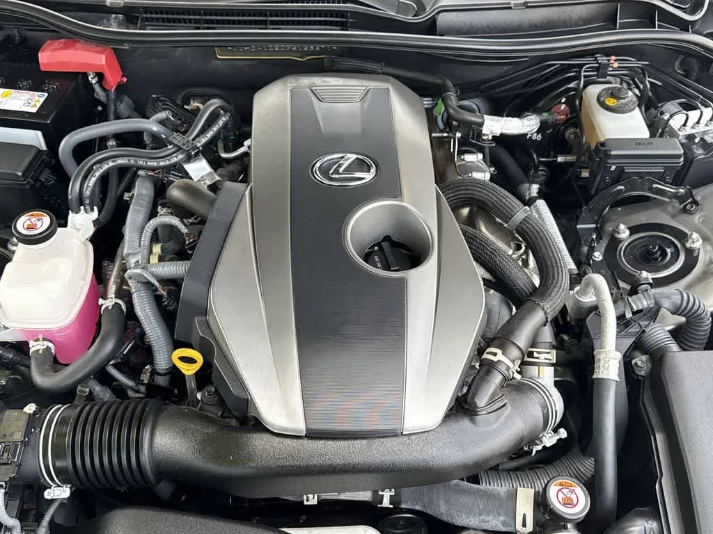 2023 Lexus IS 300 photo 12