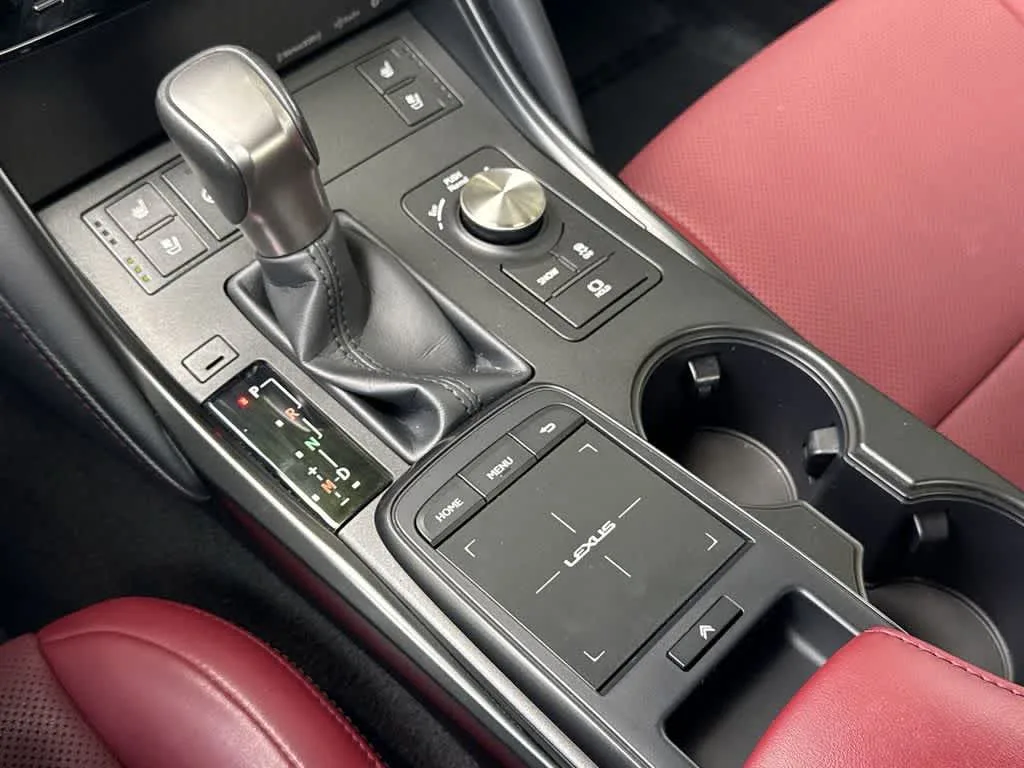 2023 Lexus IS 300 photo 21