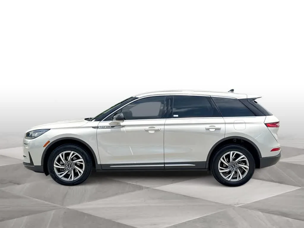 2023 Lincoln Corsair Standard photo 5