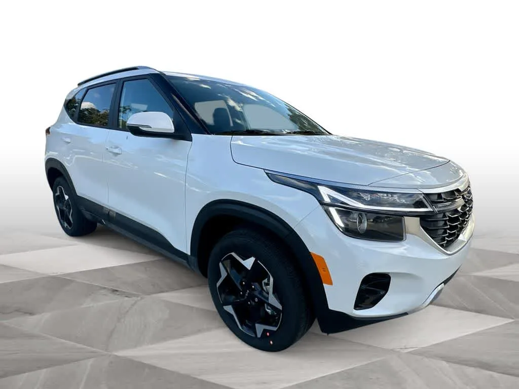 2026 Kia Seltos S photo 2