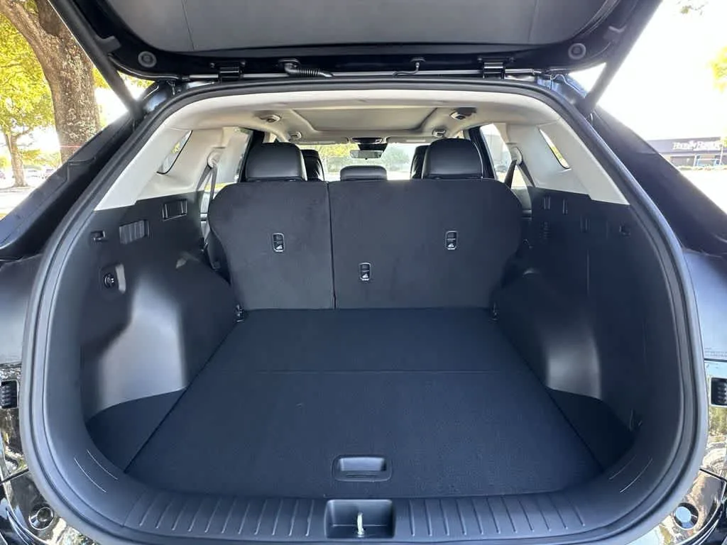 2026 Kia Sportage SX photo 25