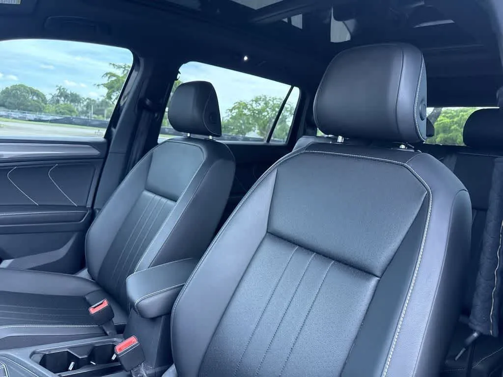 2024 Volkswagen Tiguan SE R-Line Black photo 14