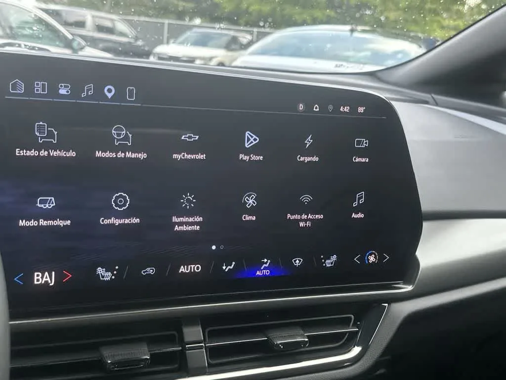 2026 Chevrolet Equinox EV RS photo 25