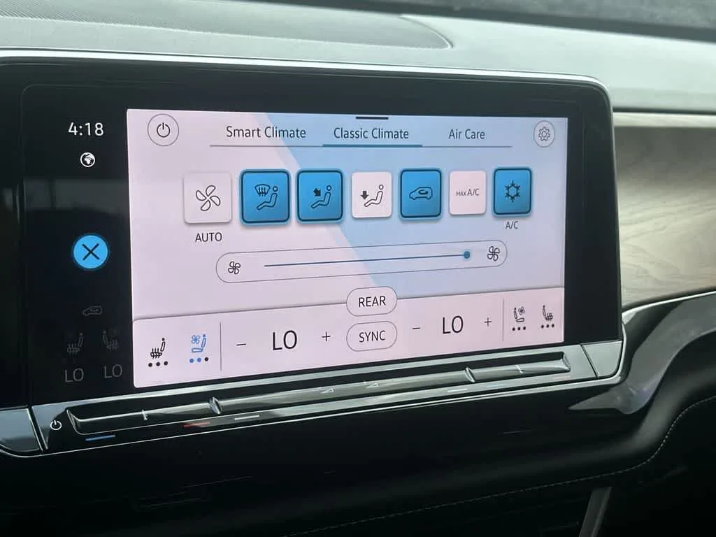 2024 Volkswagen Atlas 2.0T SE w/Technology photo 27