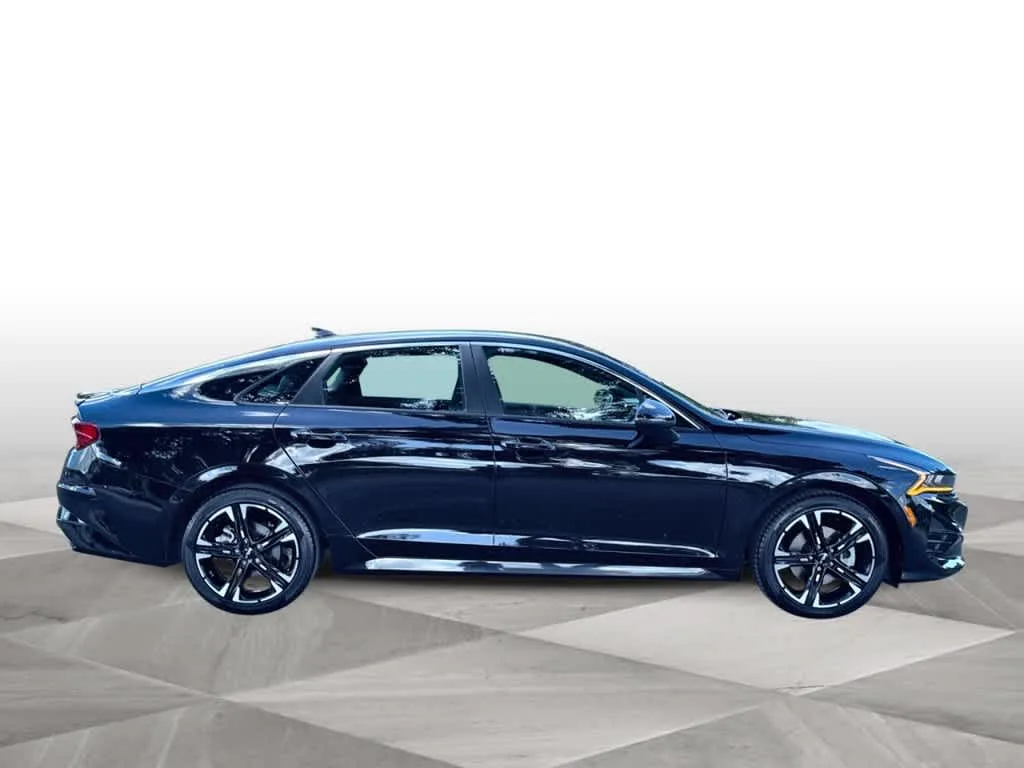 2024 Kia K5 GT-Line photo 9