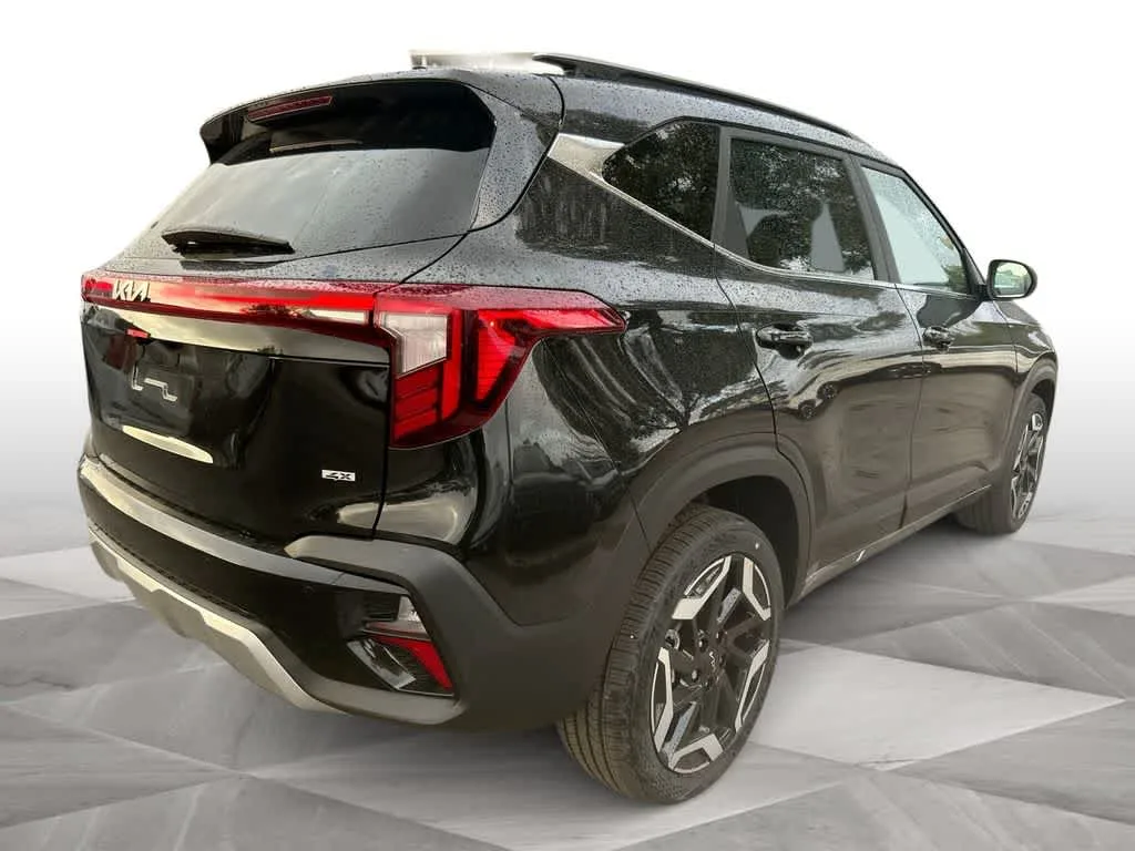 2026 Kia Seltos SX photo 8