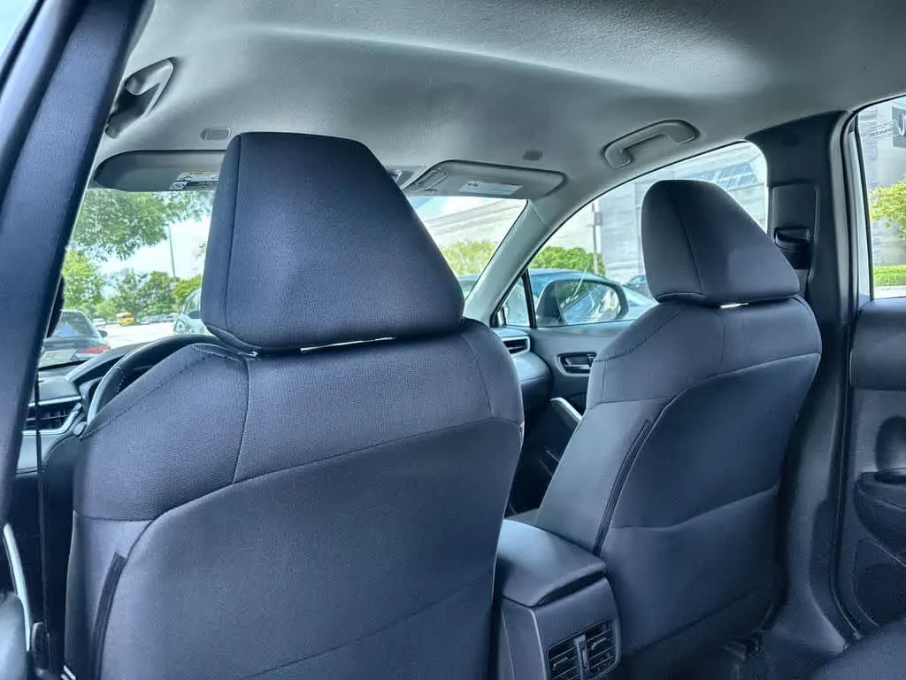 2024 Toyota Corolla Cross LE photo 23