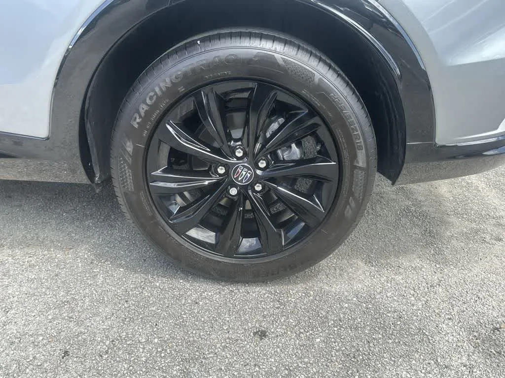 2025 Buick Envista Sport Touring photo 10