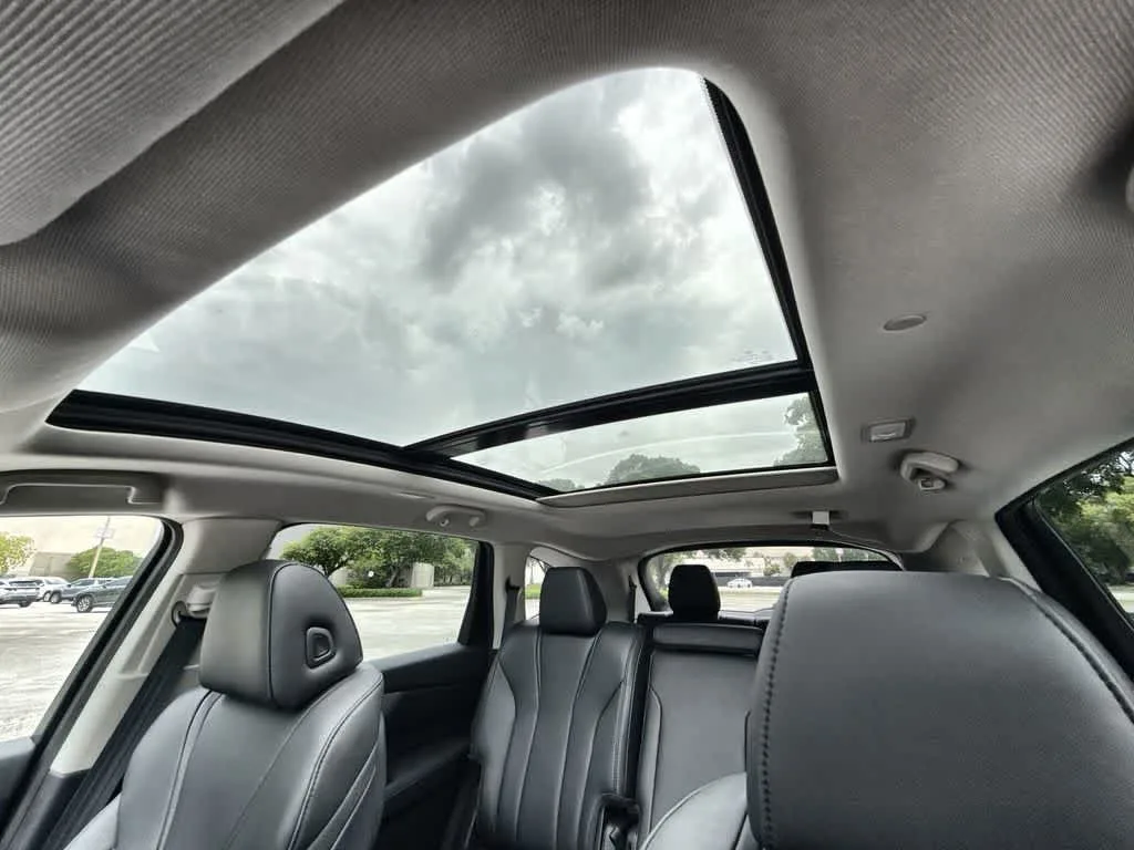2023 Acura MDX Base photo 17