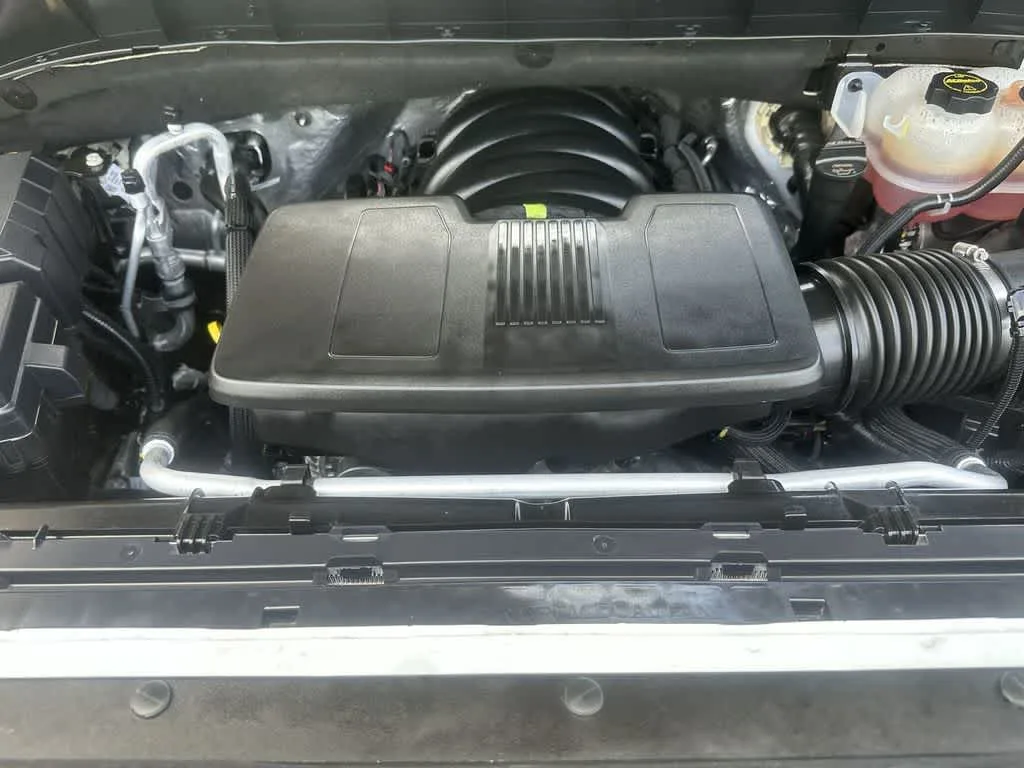 2025 Chevrolet Silverado 1500 RST photo 19