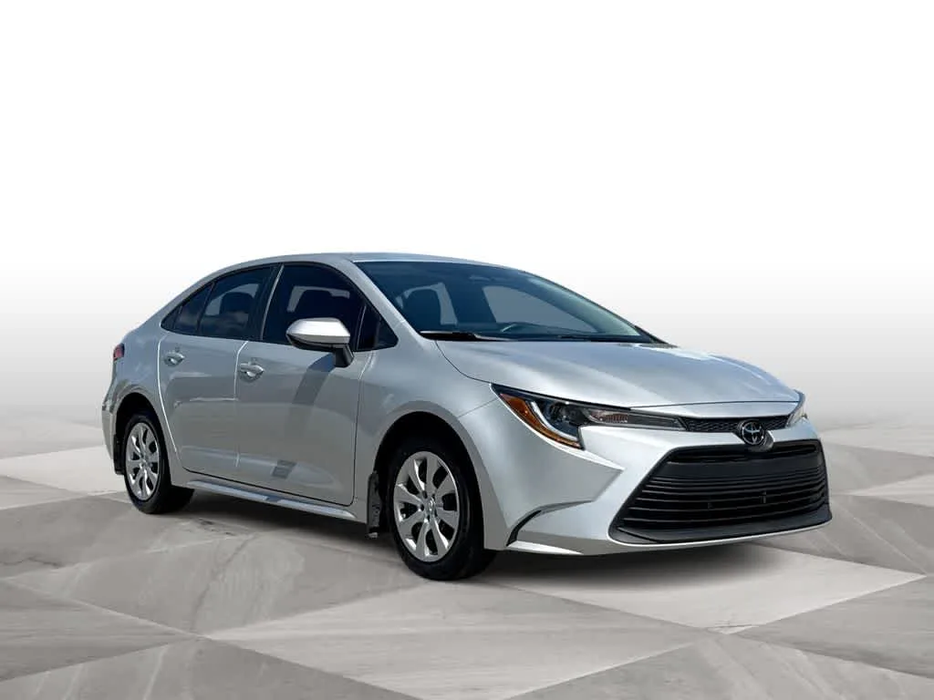 2025 Toyota Corolla LE photo 2