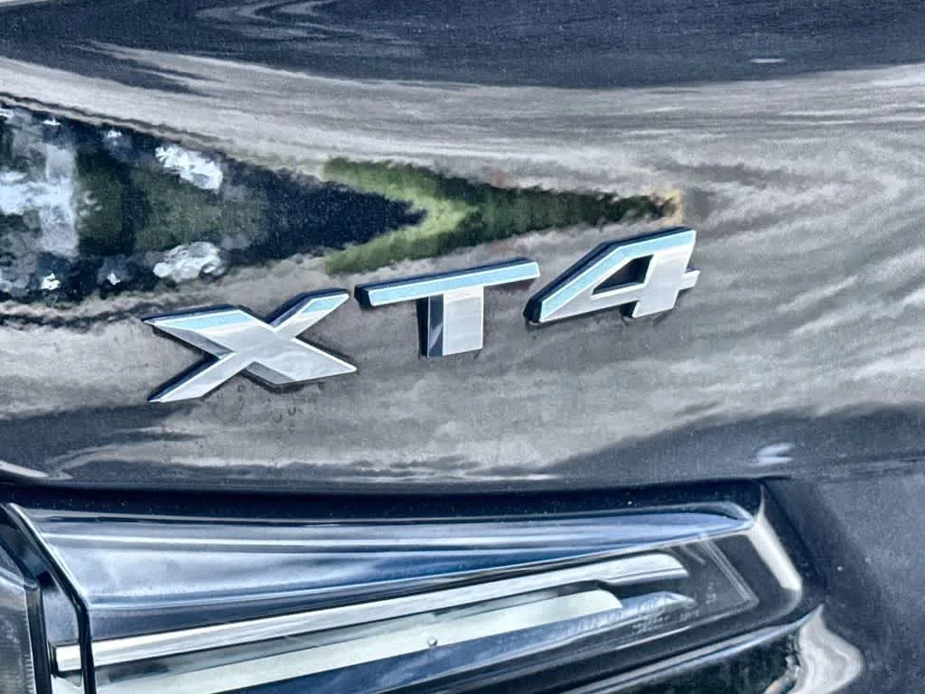 2022 Cadillac XT4 FWD Sport photo 10