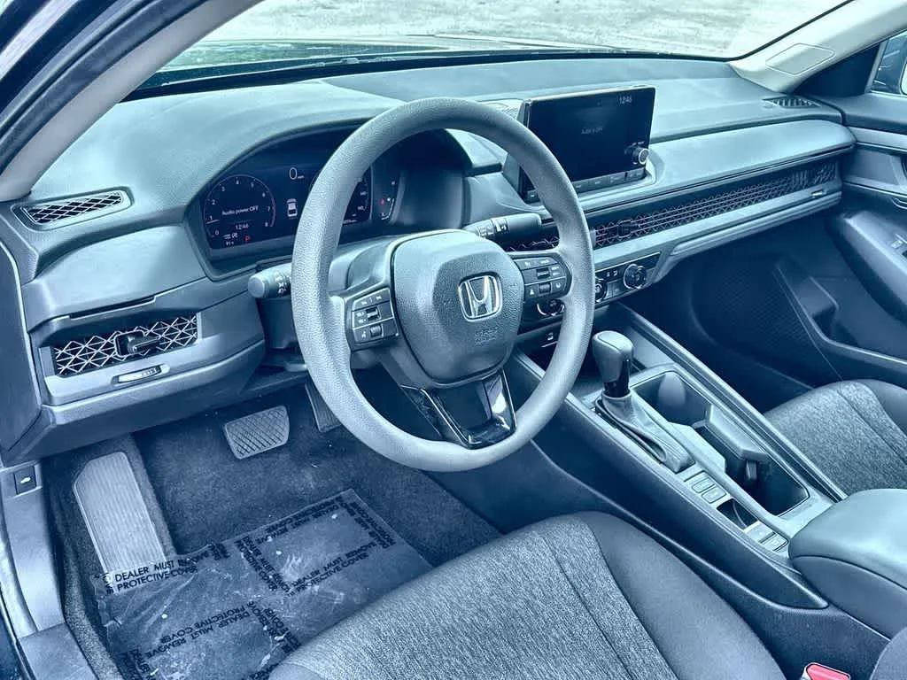 2025 Honda Accord LX photo 13
