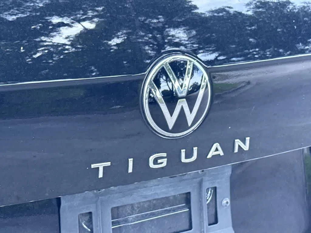 2024 Volkswagen Tiguan SE R-Line Black photo 10