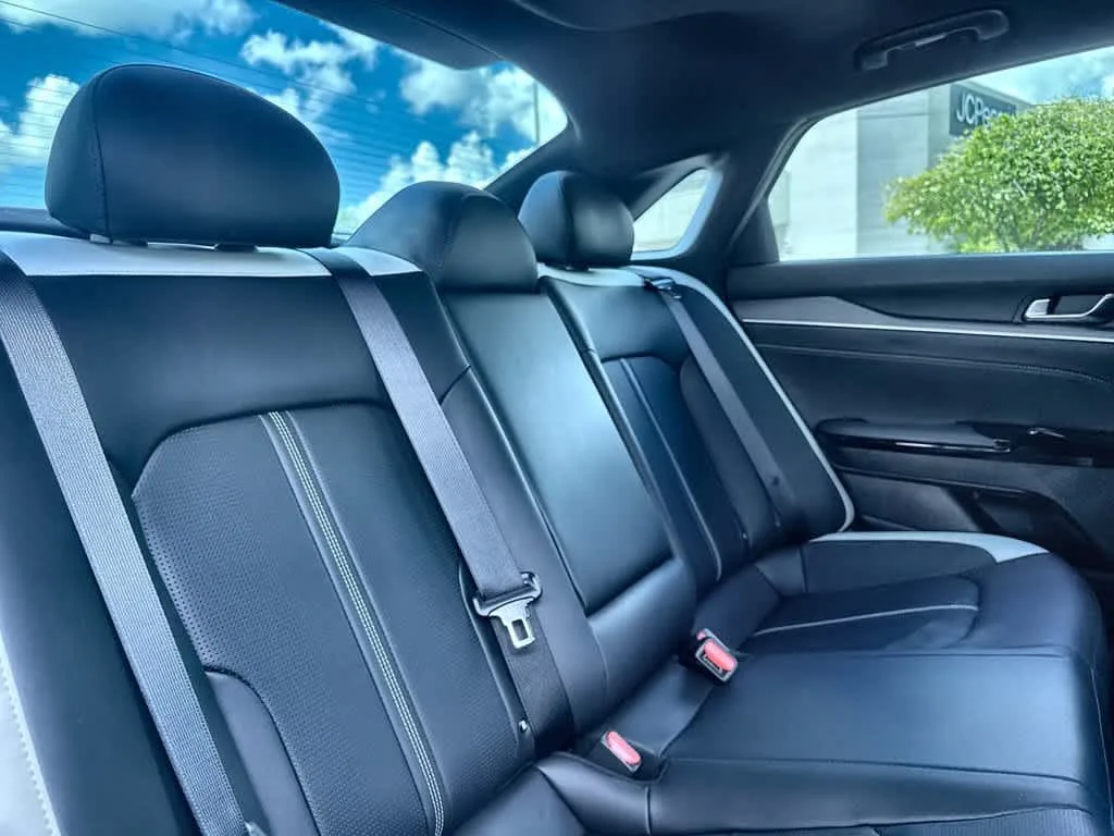2025 Kia K5 GT-Line photo 26