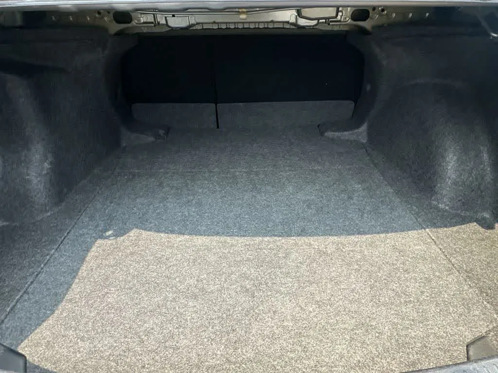 2025 Toyota Corolla LE photo 25