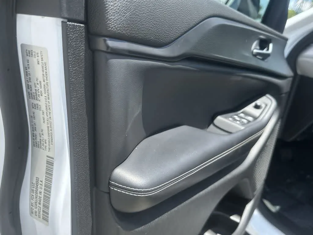 2024 Jeep Grand Cherokee L Altitude X photo 18