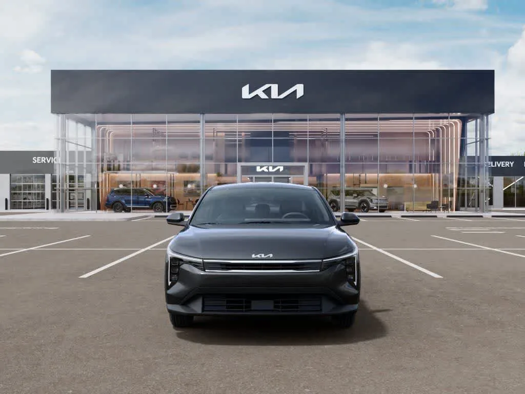 2026 Kia K4 LXS photo 2