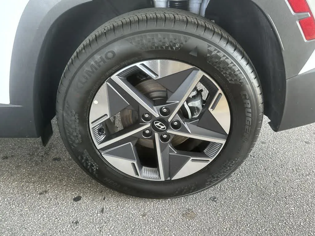 2026 Hyundai Tucson SEL photo 10