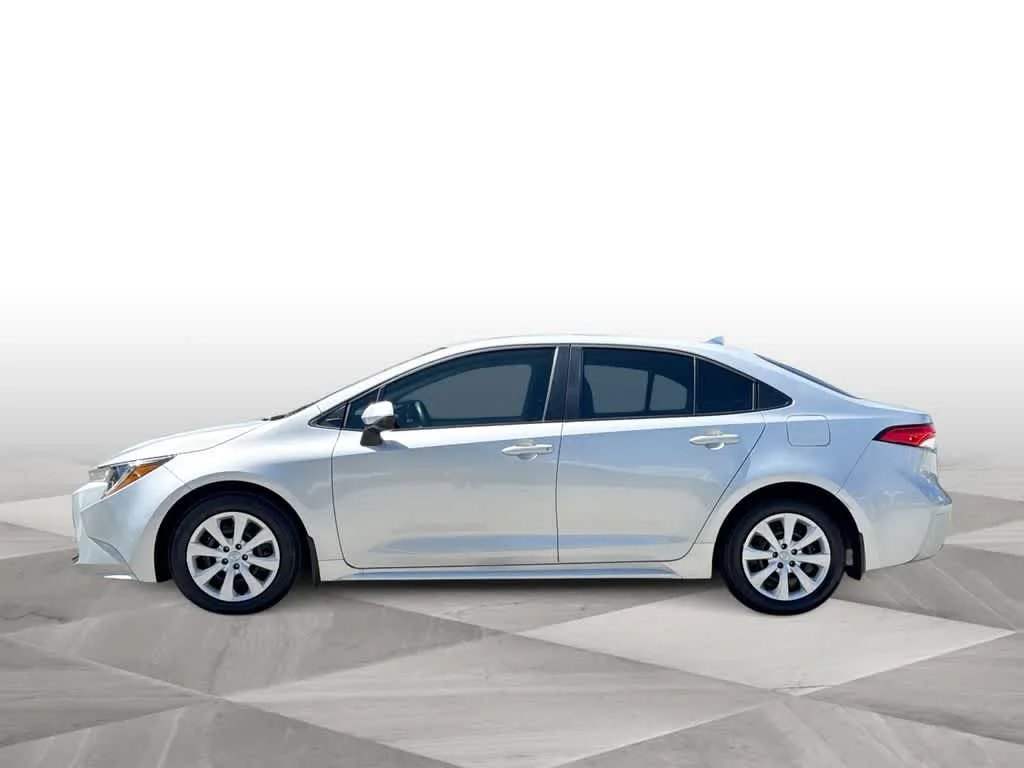 2025 Toyota Corolla LE photo 5