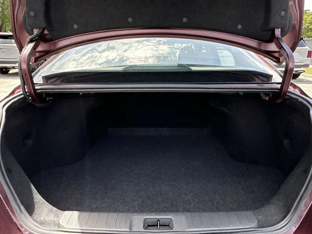 2025 Nissan Sentra SV photo 12