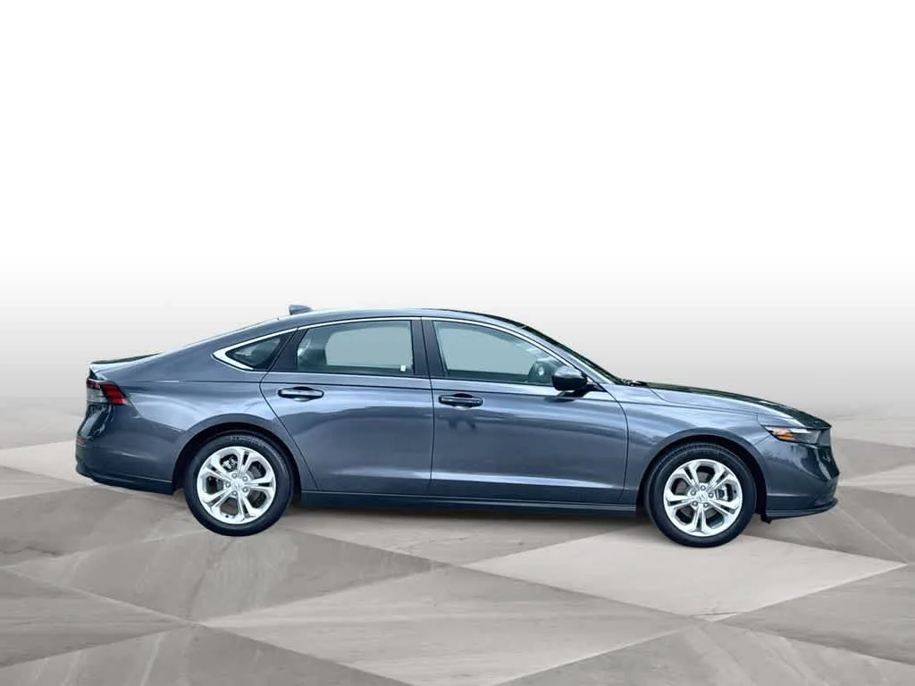 2025 Honda Accord LX photo 9