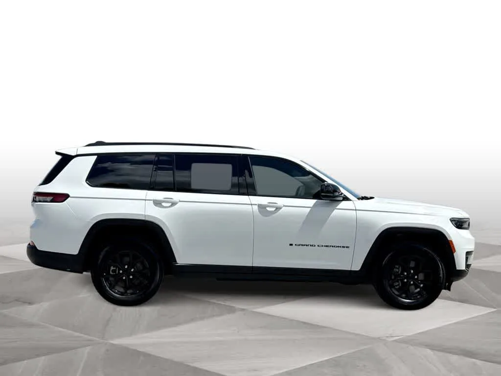 2024 Jeep Grand Cherokee L Altitude photo 8