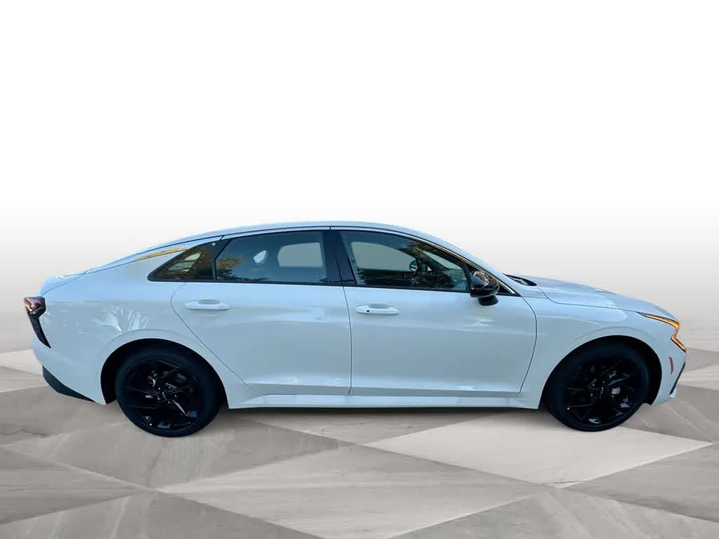 2026 Kia K5 GT-Line photo 9