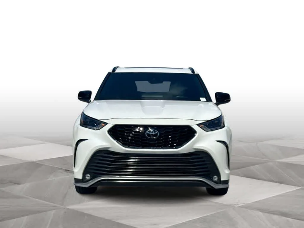 2024 Toyota Highlander XSE photo 3