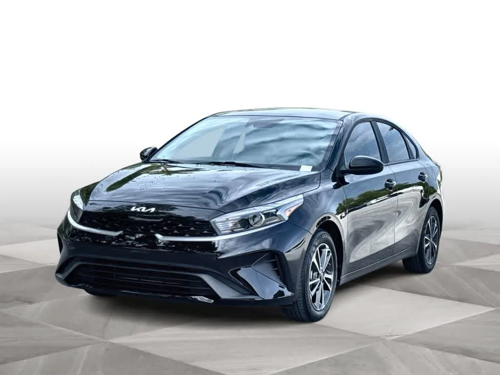 2024 Kia Forte LXS photo 4