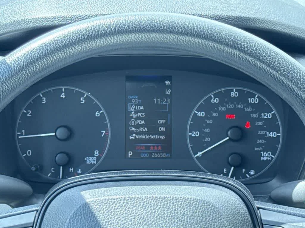 2023 Toyota Corolla Cross L photo 16