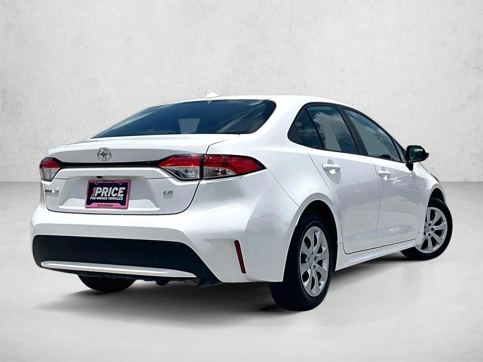 2021 Toyota Corolla LE photo 2
