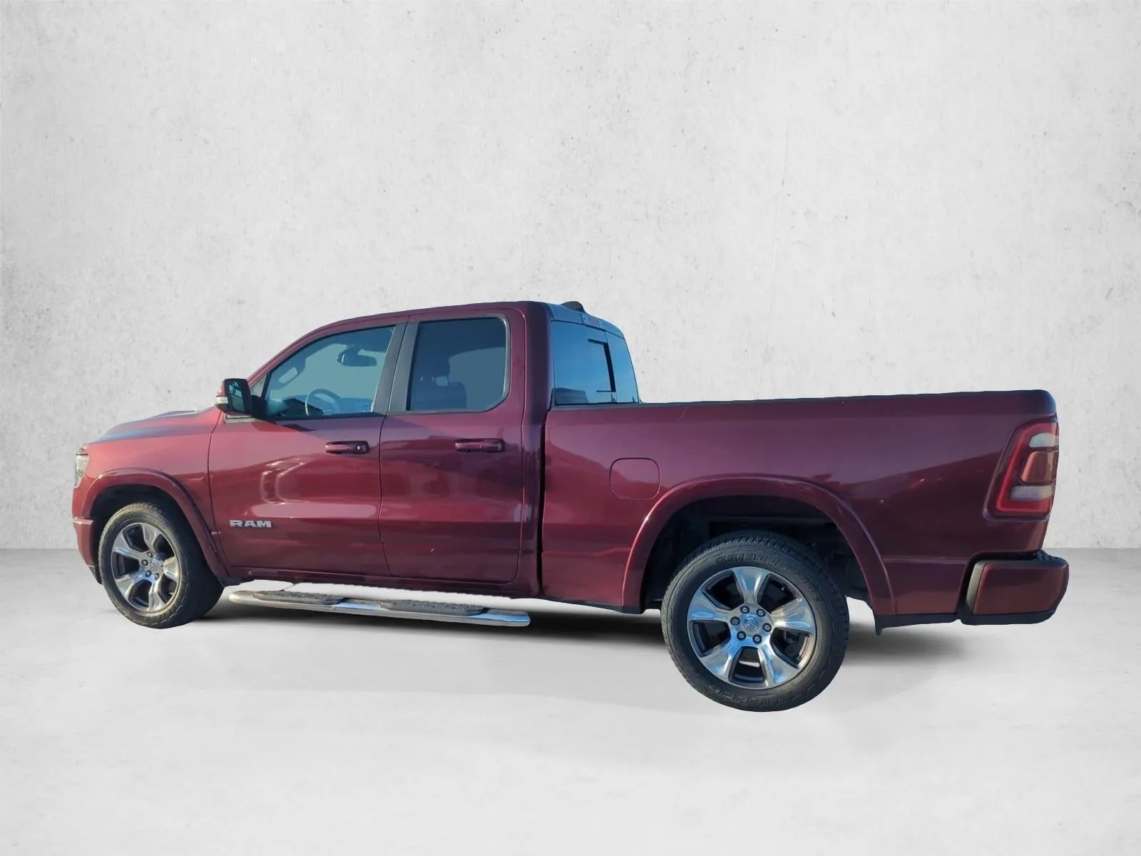 2019 RAM 1500 Laramie 4x2 Quad Cab 6'4" Box photo 6