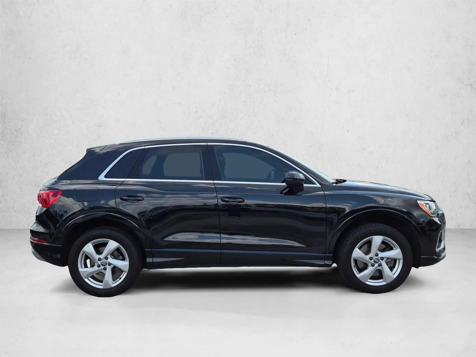 2019 Audi Q3 2.0 TFSI Premium quattro photo 4
