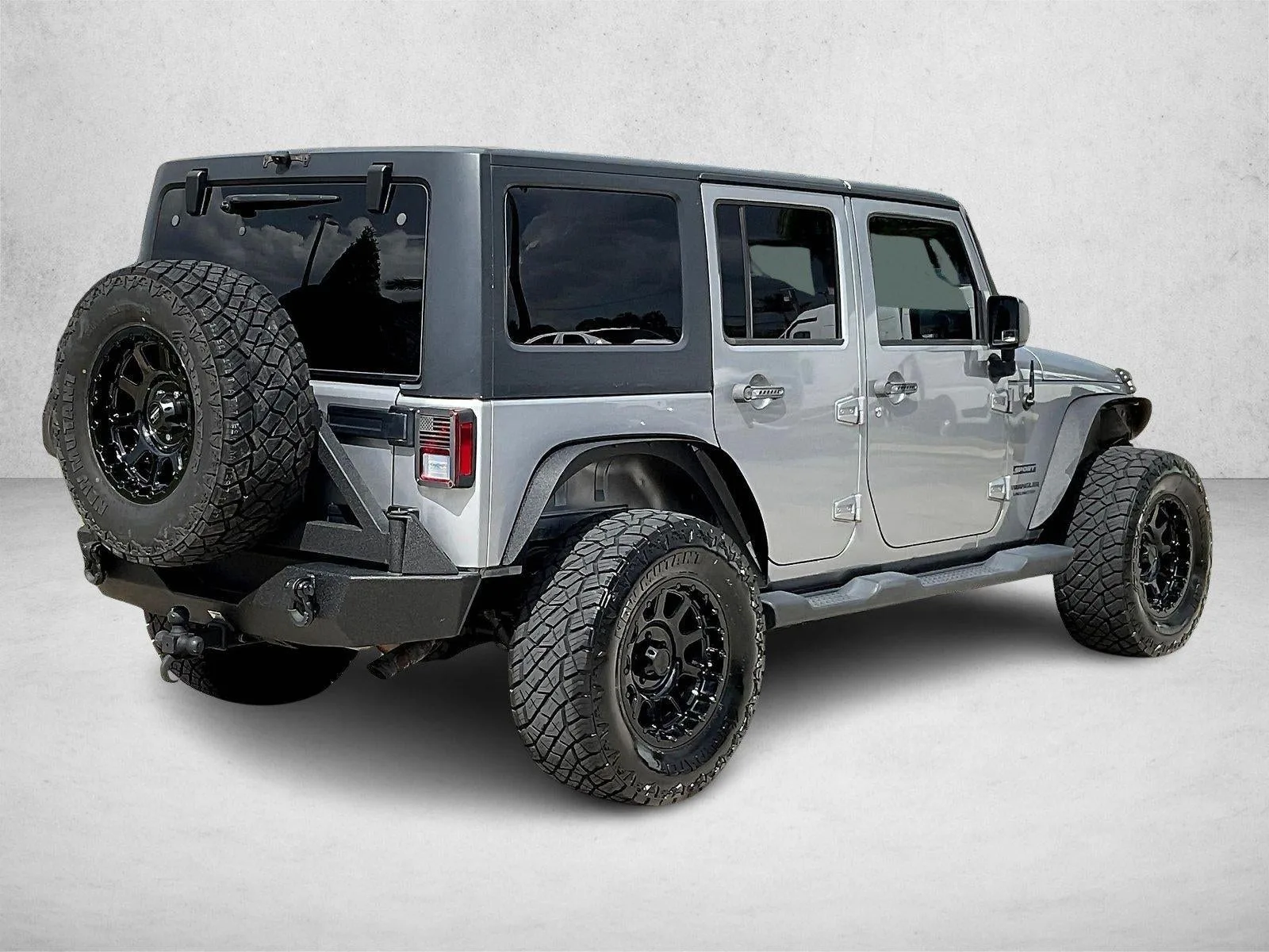 2016 Jeep Wrangler Unlimited 4WD 4dr Sport photo 2