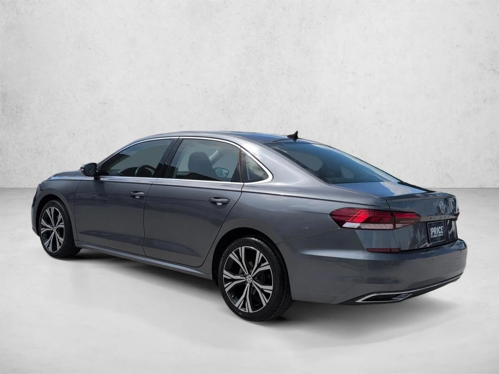 2020 Volkswagen Passat 2.0T SEL Auto photo 3