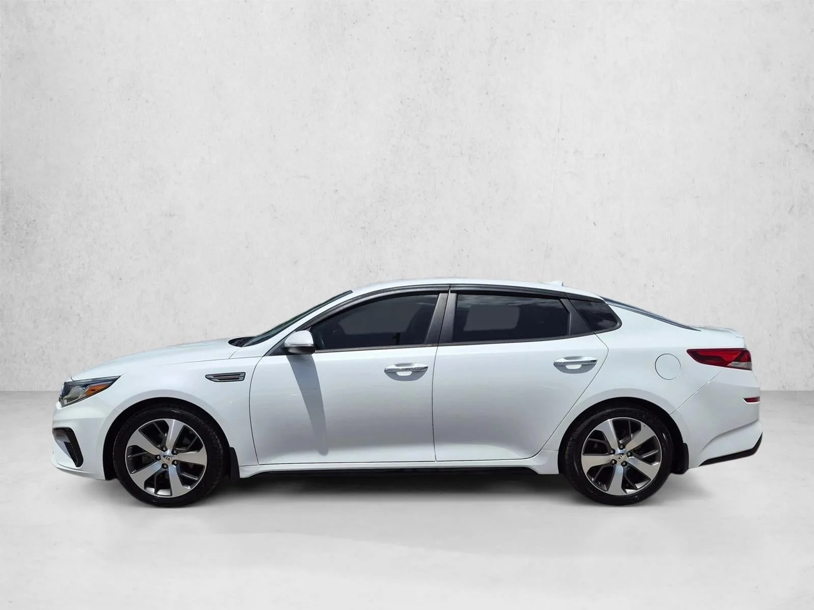 2020 Kia Optima S Auto photo 9