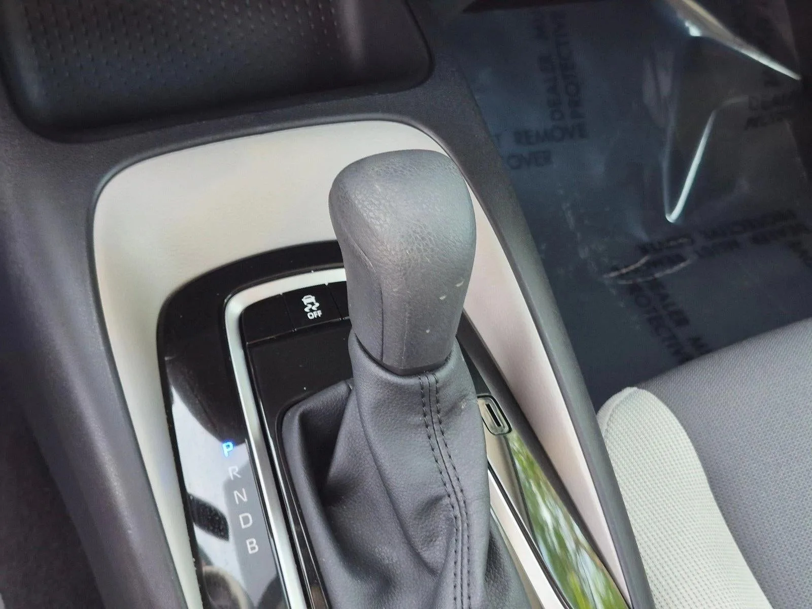 2026 Toyota Corolla LE CVT (Natl) photo 11