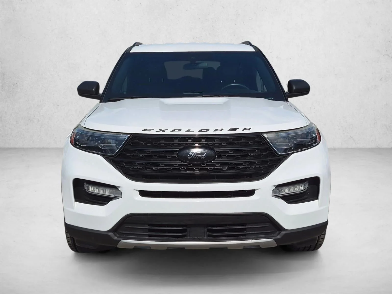 2020 Ford Explorer XLT RWD photo 2