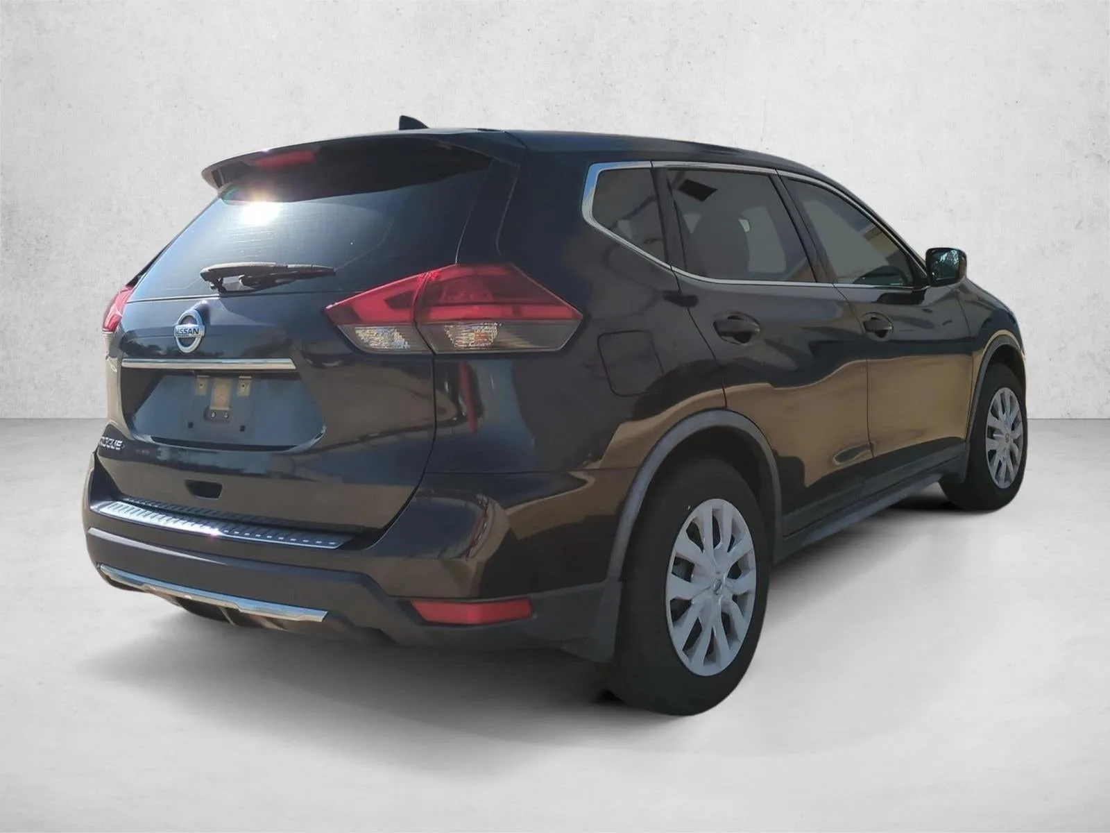2017 Nissan Rogue FWD S photo 5