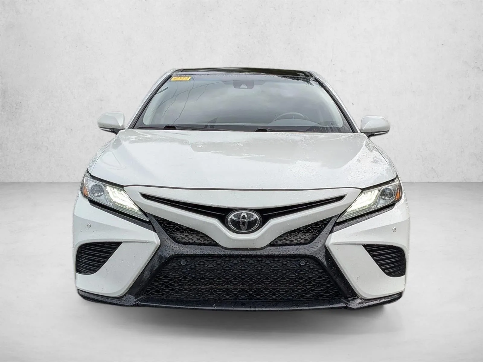 2018 Toyota Camry XSE Auto (Natl) photo 3
