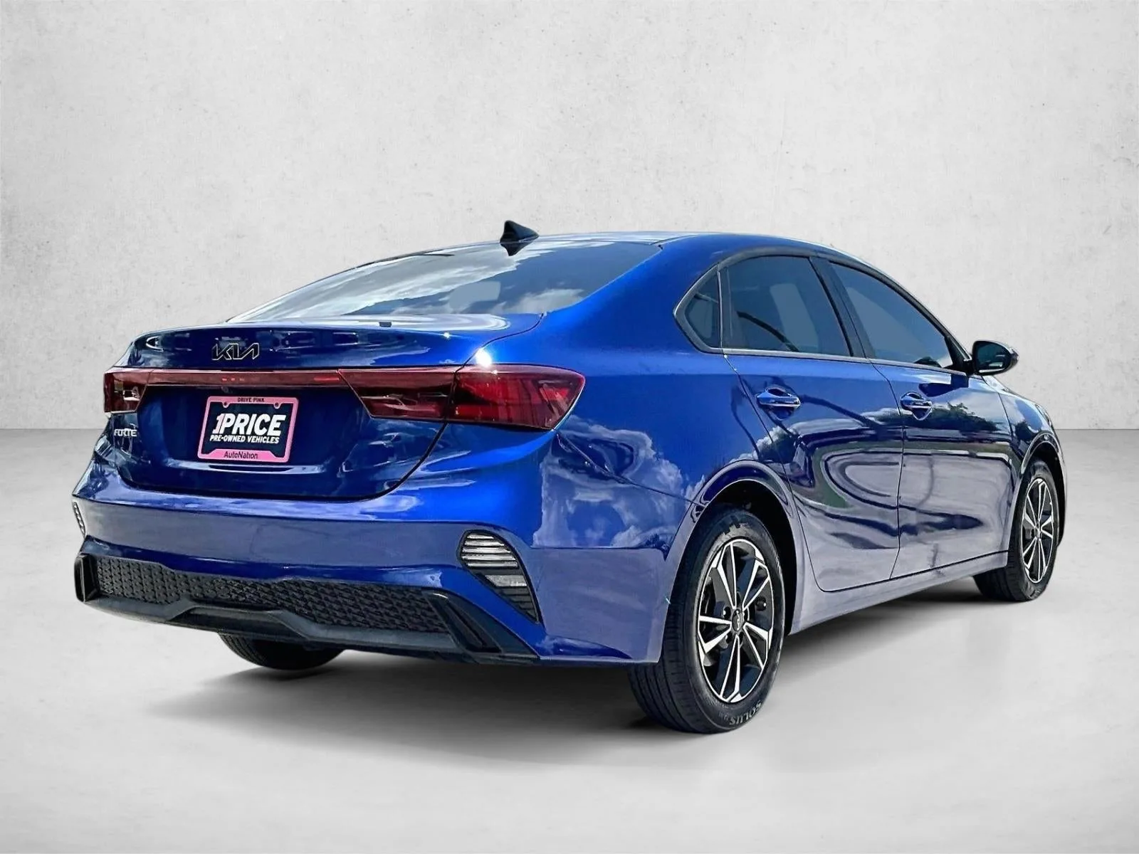 2024 Kia Forte LXS photo 2