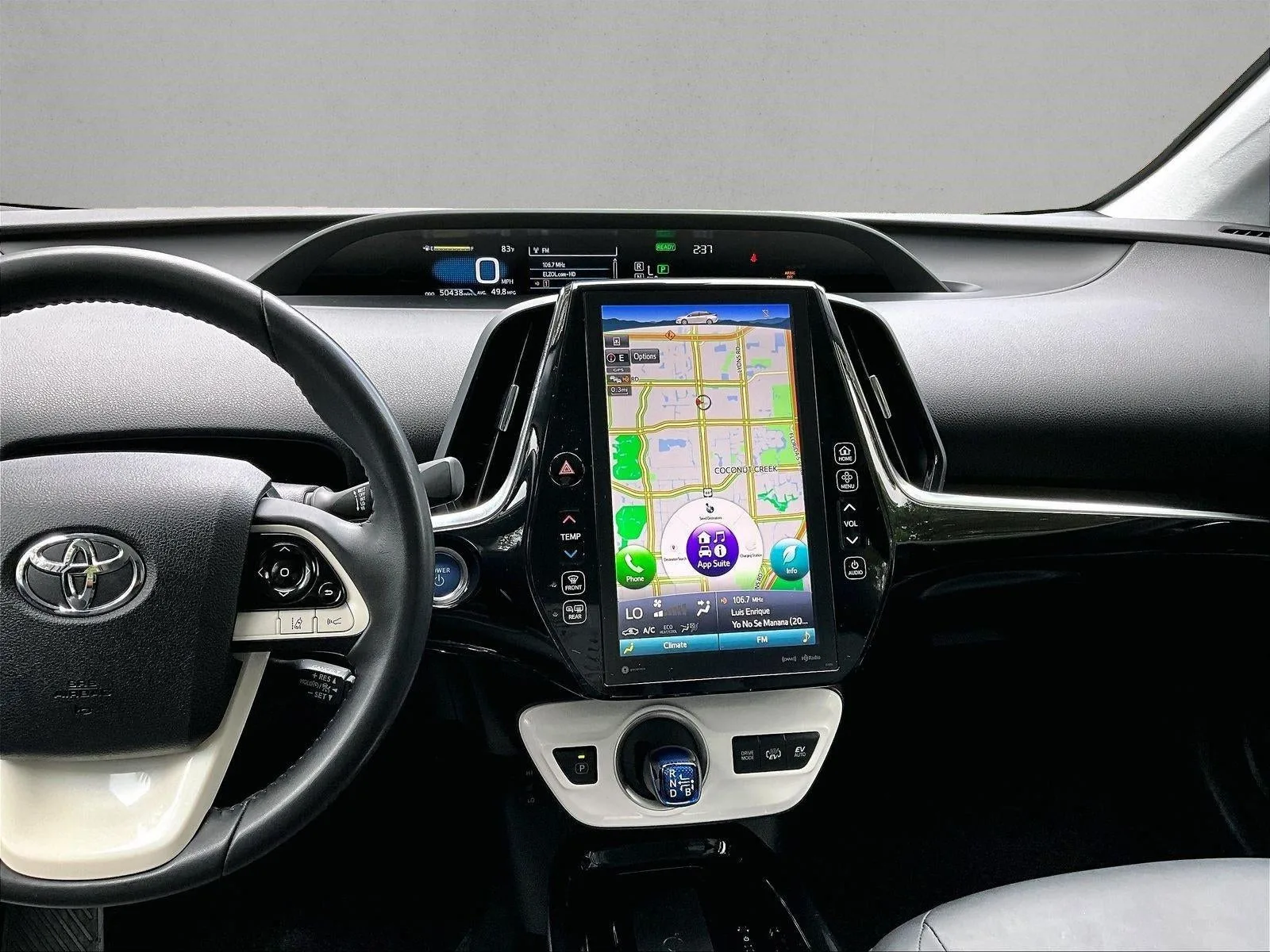 2017 Toyota Prius Prime Premium (Natl) photo 8